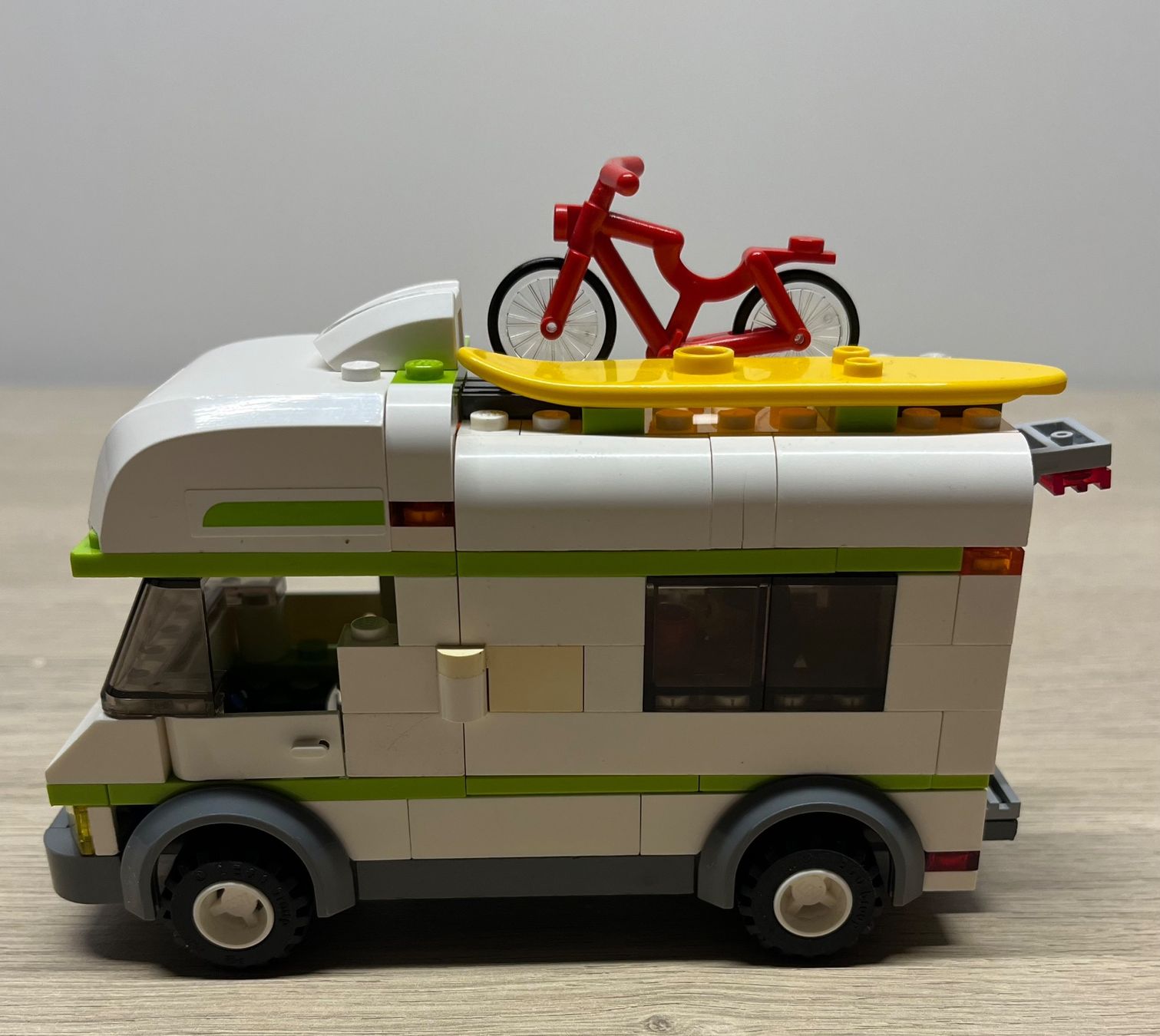 Lego Kit di costruzioni: Légo 7639 "Camper" Complet+Manuel de 2009 – Usato da Courgenay venduto da Kolfree 6