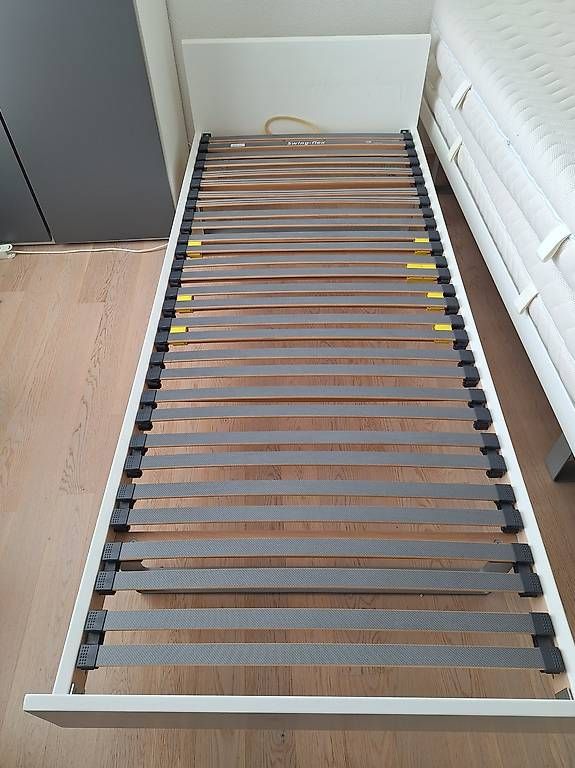 Betten: Bett 90x200 cm – Gebraucht aus Winterthur von car_x7x5
