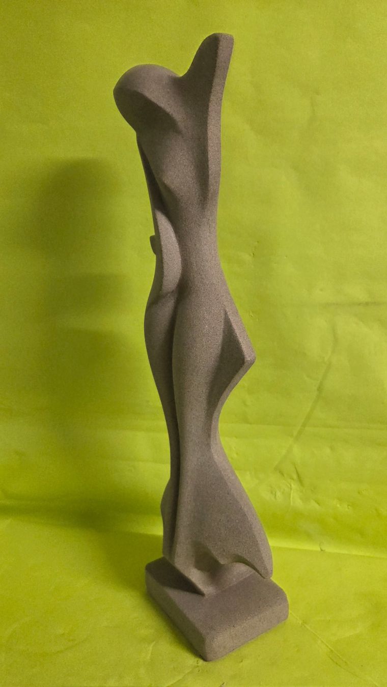 Skulpturen & Statuen: Sandstein Statue Frau abstrakt 50cm – Neu (gemäss Beschreibung) aus Roggliswil von Mabelco 1