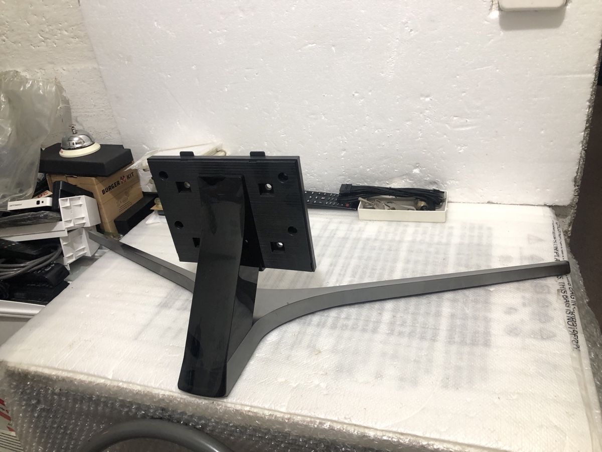 Samsung Supporti a parete: Standfuss tv Samsung – Usato da Biel-Bienne venduto da alos07 1