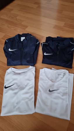 Nike Fussballtrainingsset Gr. S (128-137),