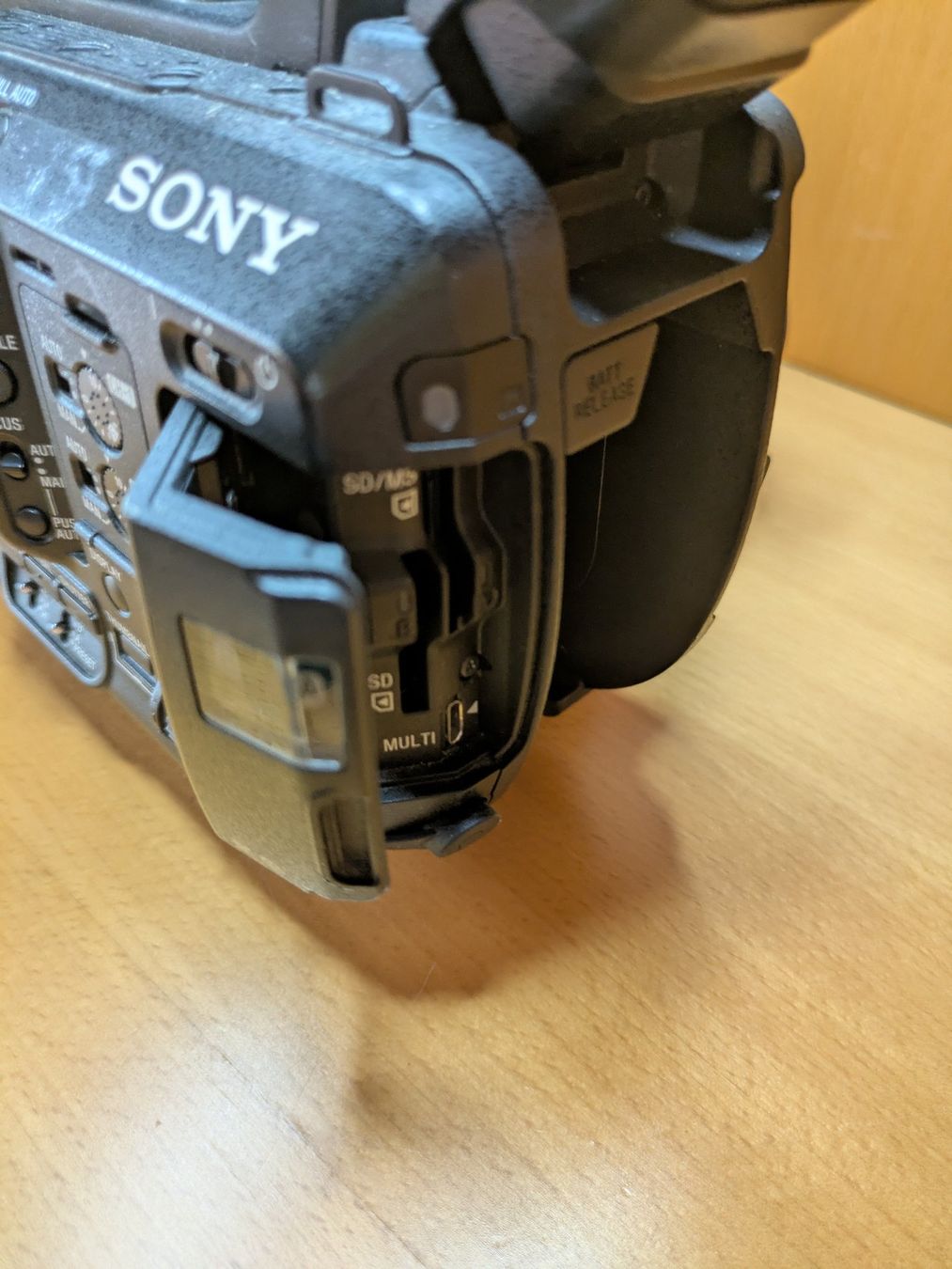 Sony Videocamere: Sony PXW-FS5 4K mit Objektiv – Usato da Neerach venduto da ciegolink 3