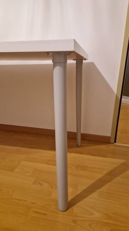 Bureaux: Gratis Ikea Schreibtisch 150x75 – D'occasion à Bazenheid par h.m.s 1