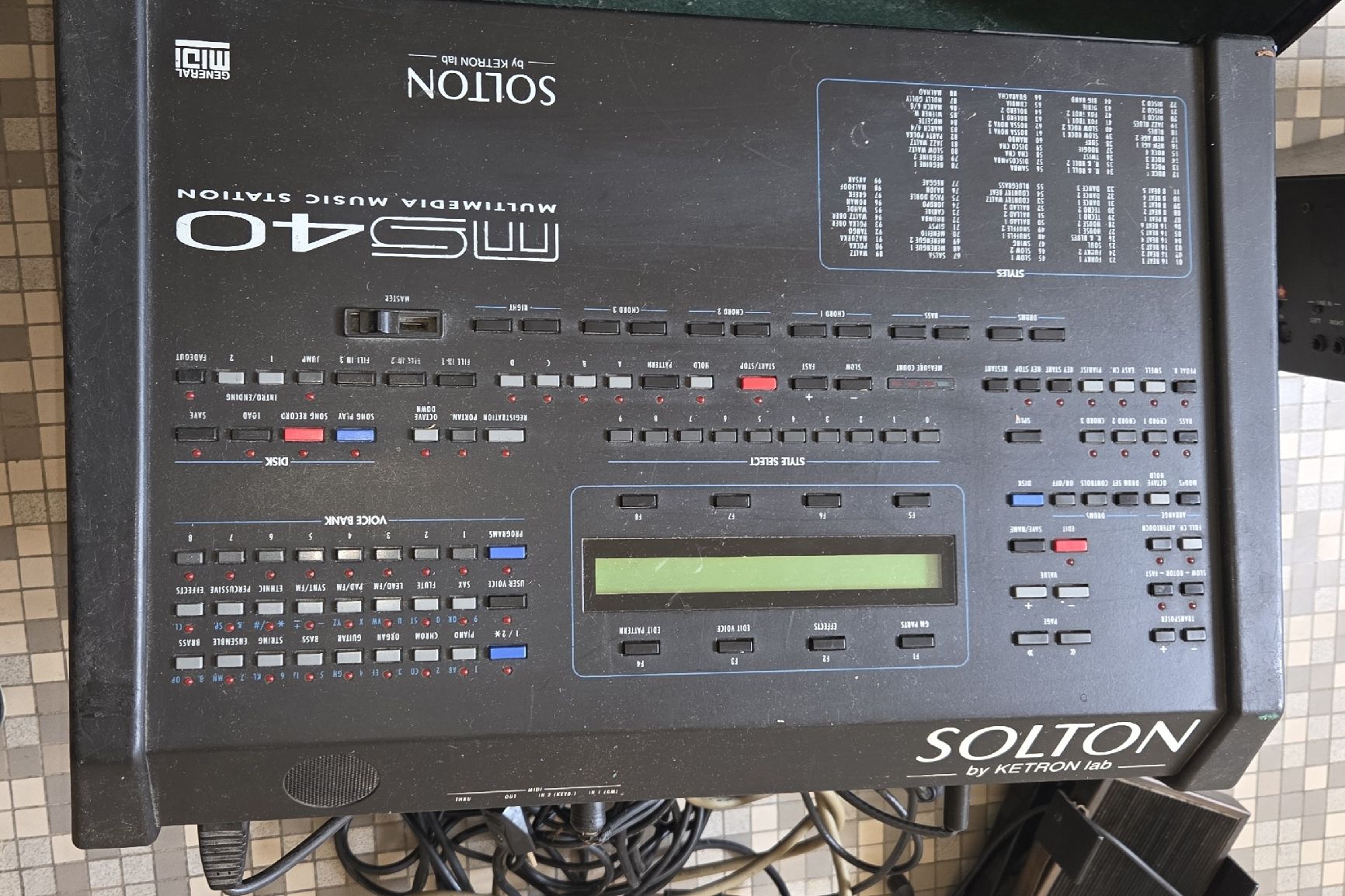 Instruments de musique: Accordéon et instruments électroniques – Défectueux à Penthalaz par EvandroLuz 8