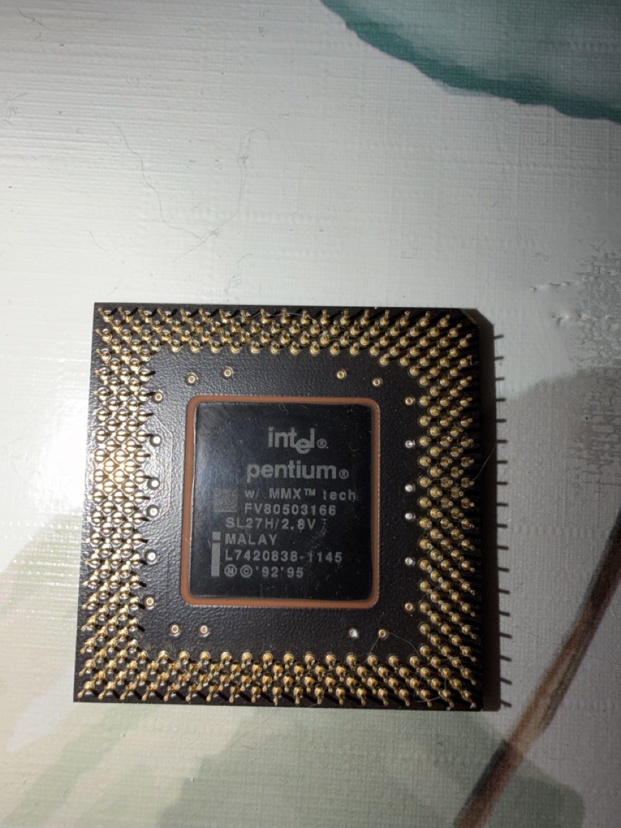 Intel Componenti elettronici: Intel Pentium MMX 166 – Difettoso da Martigny venduto da capri2800 1