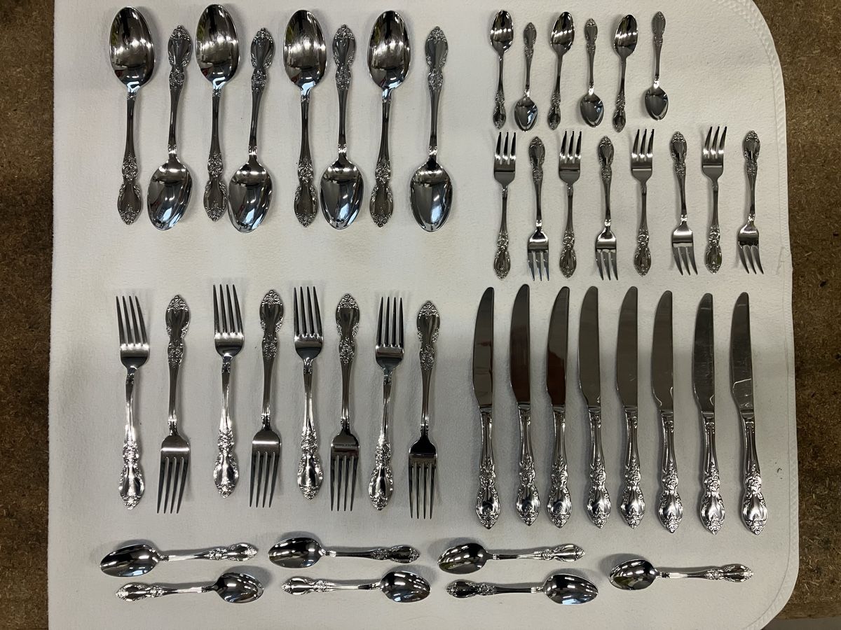 Berndorf Set di posate: Besteck- Set 45-teilig – Usato da Meilen venduto da Fpanther