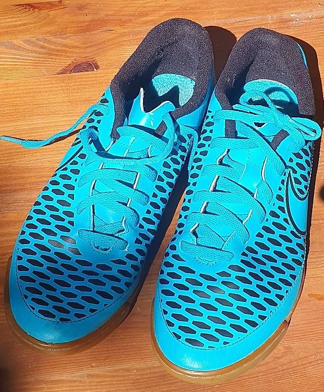 Scarpe da uomo: Nike Hallenturnschuhe  Gr 38,5. VB!!  – Usato da Suhr venduto da Aristopha