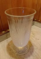 Vase en verre de Verlys, motif pomme de pin