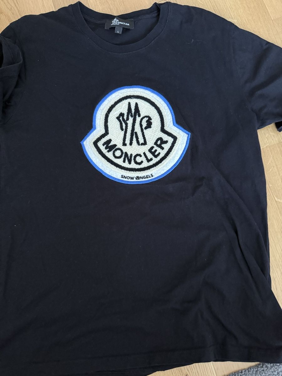 T-Shirts: Moncler Shirt – Gebraucht aus Bolligen von arg_v256