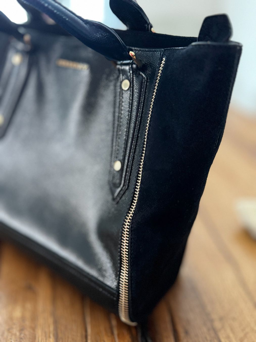 Burberry Borse da donna: Burberry Handtasche schwarz-gold – Usato da Muttenz venduto da einfach-schoen 1