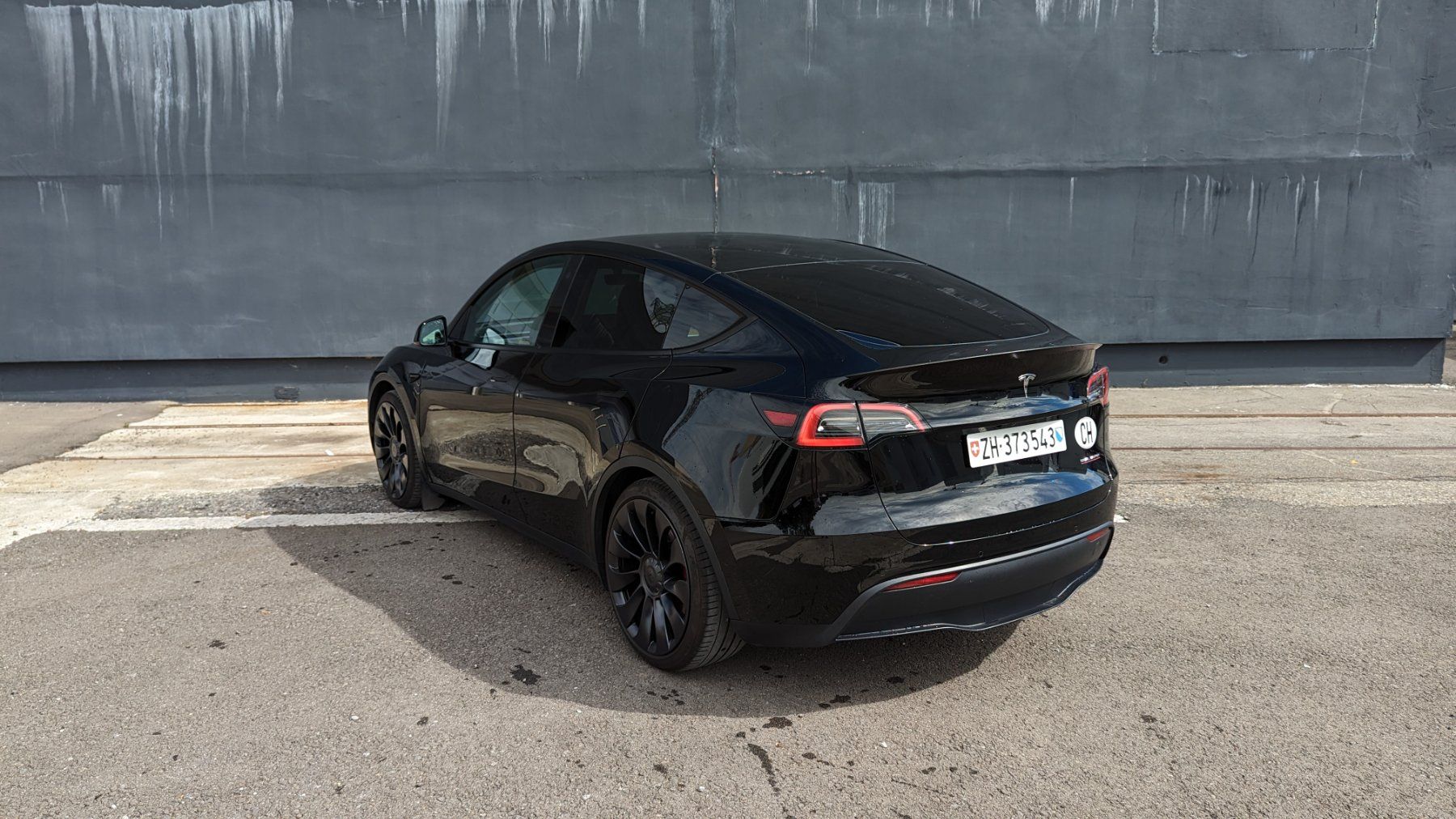 Tesla Automobili: Tesla Model Y Performance Miete: 1 Tag – Usato da Uerzlikon venduto da EV-Adventure 1