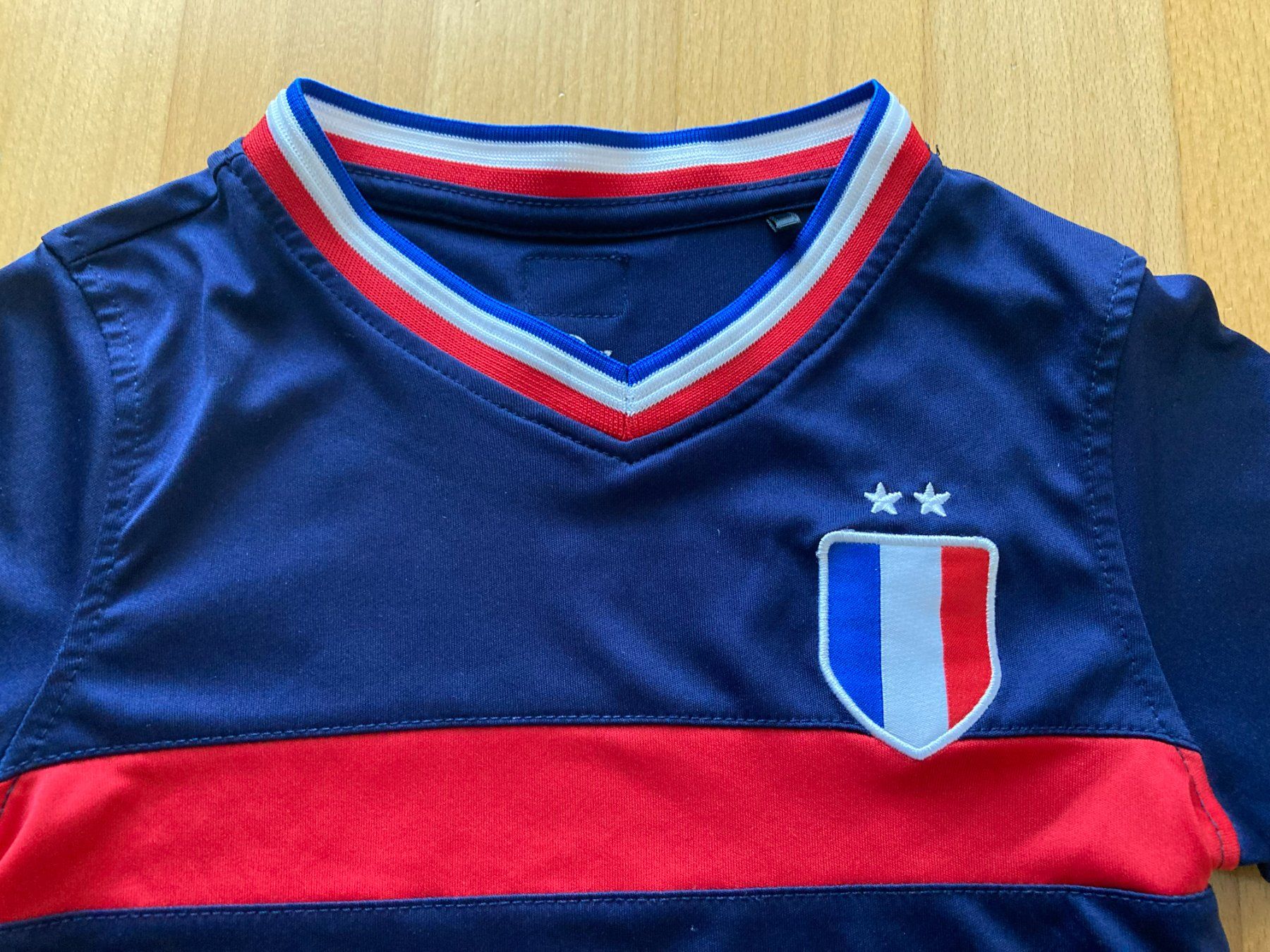 Scarpe, pantaloni & magliette da ginnastica: Trikot Frankreich Gr. 116 Powerzone – Usato da Muttenz venduto da Juvenile33 1