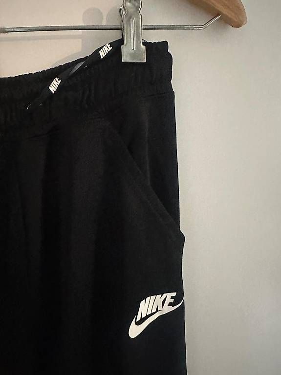 Pantalons: Trainingshose - S – D'occasion à Wauwil par est_r5td 2