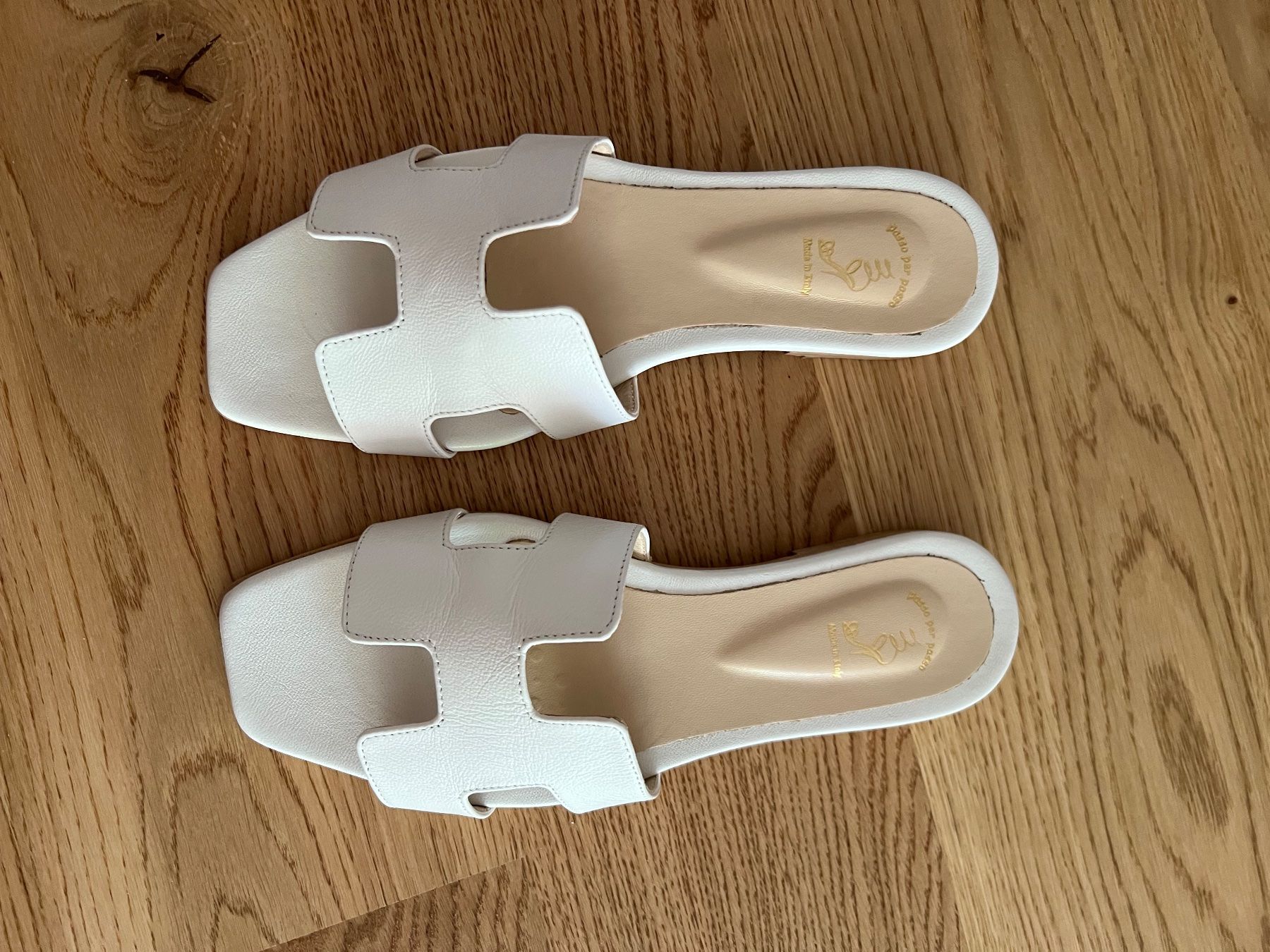 Scarpe da donna: Hochwertige weisse Leder-Sandalen – Nuovo (secondo la descrizione) da Naters venduto da powerlara_