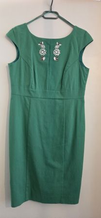 Kleid grün Grösse 40 mit Schmucksteinen
