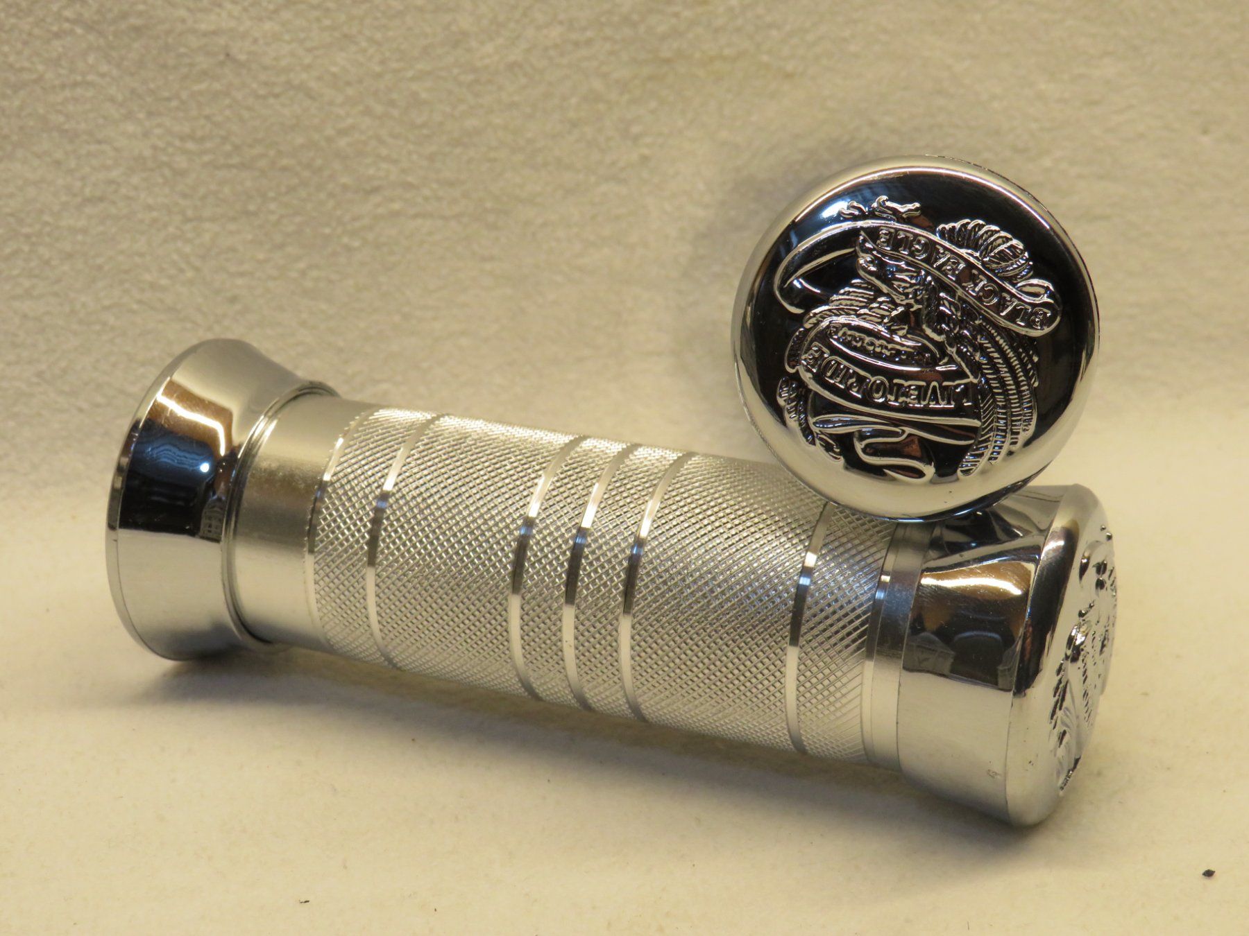 Tutti i ricambio per moto: 3X Motorroller Griffe  Satz Custom Eagle Spirit gerändelt – Nuovo (secondo la descrizione) da Elsau venduto da MANWITHVAN