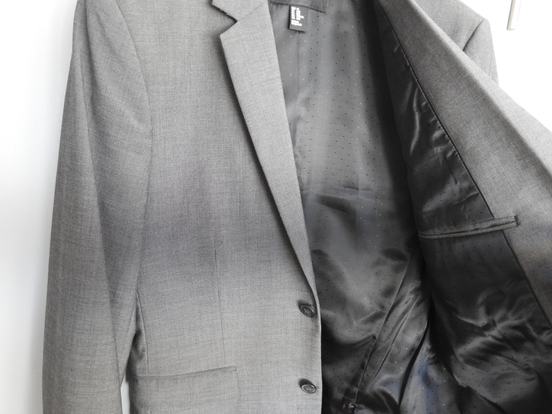 H&M Giacche: Veston von H&M Polyester/Viskose grau Grösse 46 – Usato da Berlingen venduto da puerte 4