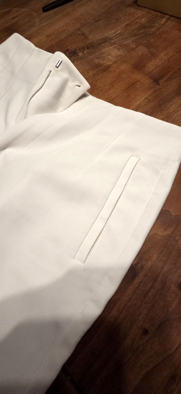 Stradivarius Pantaloni: Stradivarius Stoffhose, weiss, Gr. 40 – Usato da Subingen venduto da DENDLE20 5