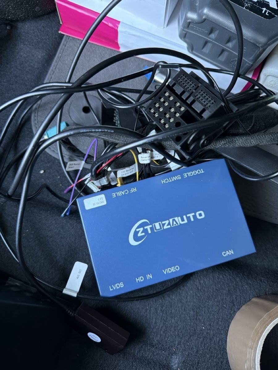 Tutti pezzi di ricambio auto: Carplay Mercedes GLC – Usato da Zürich venduto da ShaqirMaliqi