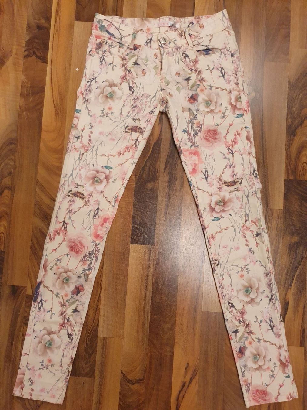 Jeans: Neue Blumenjeans Grösse XS/S – Neu und originalverpackt aus Beinwil (Freiamt) von LordS.09 4
