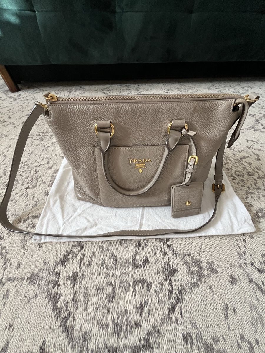 Prada Borse da donna: Original Prada Handtasche Leder Taupe – Usato da Chur venduto da Mity88