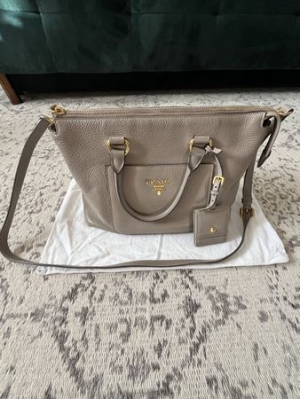 Original Prada Handtasche Leder Taupe