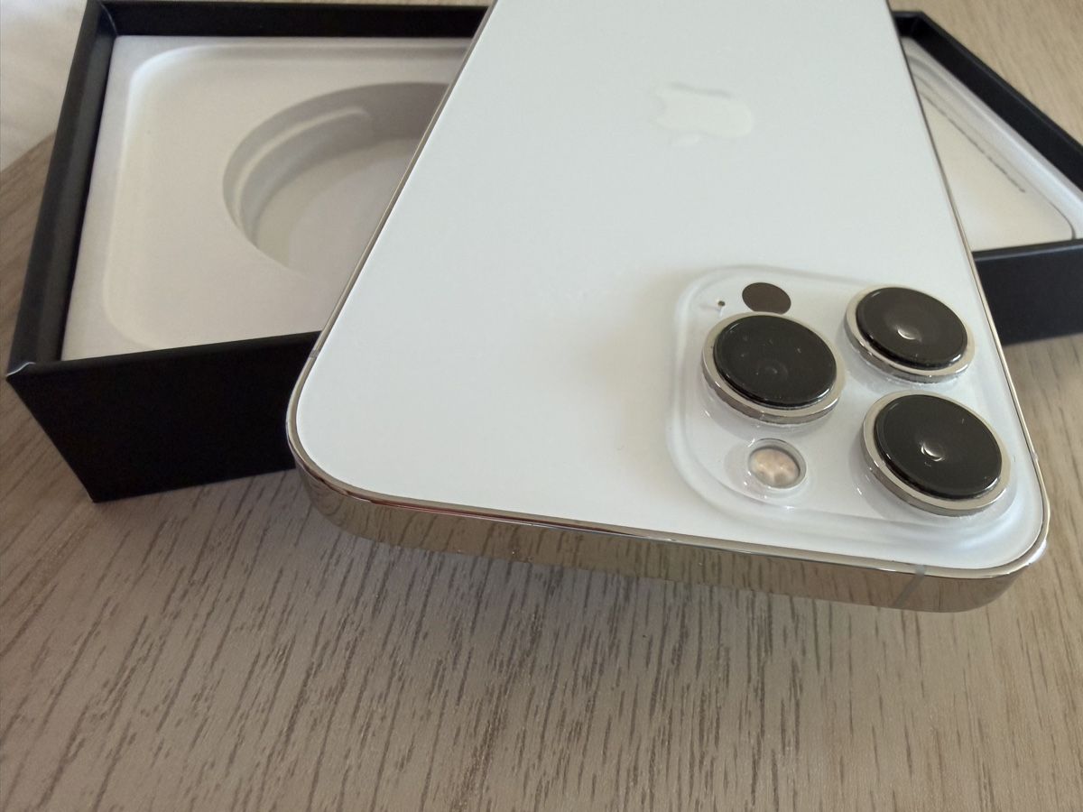 Apple Telefoni cellulari / Smartphones: iPhone 13 Pro Max - weiss - 256GB -Ohne Kratzer oder Risse – Usato da Zürich venduto da Donmemo 2