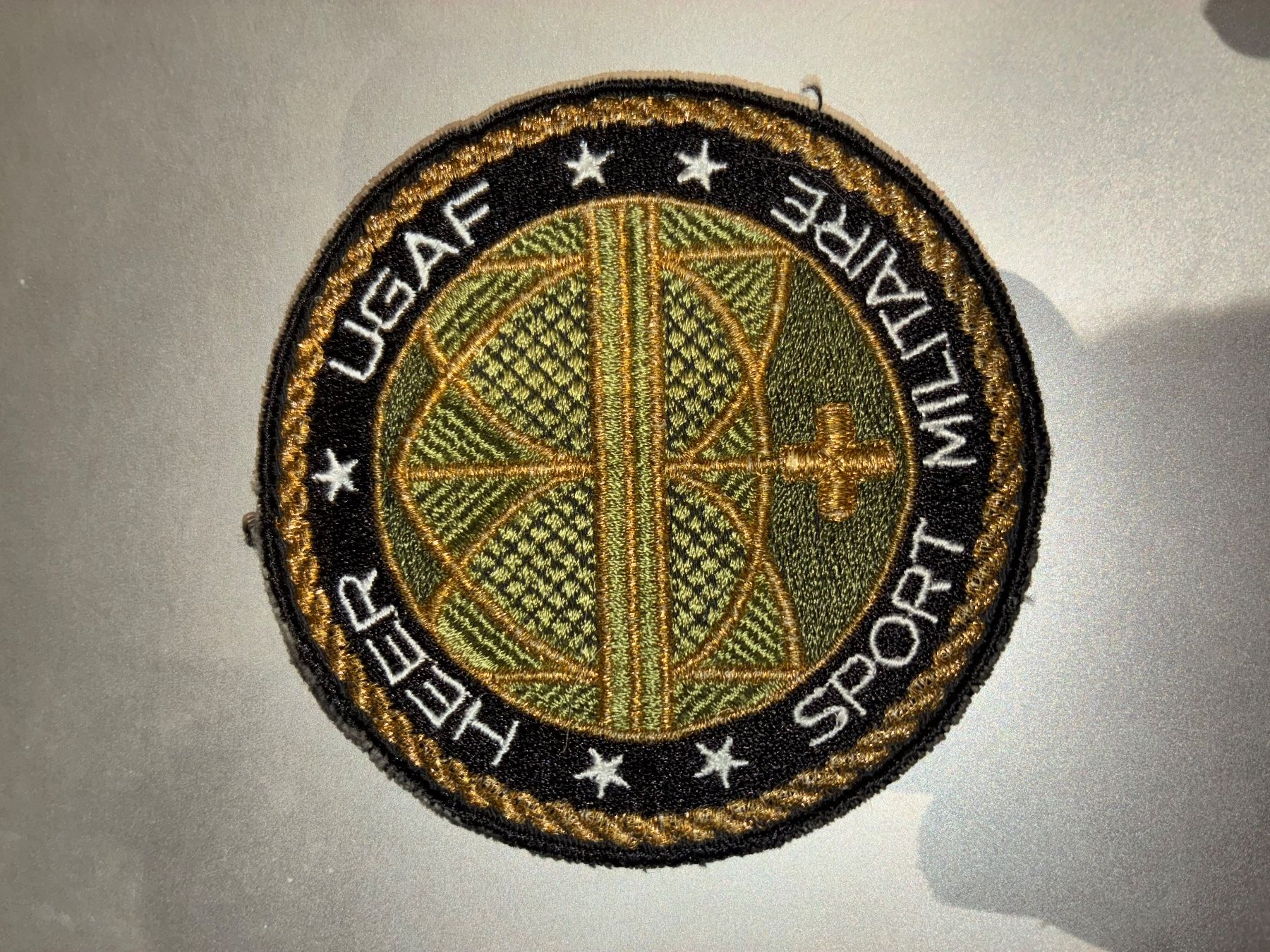 Schweizer Armee Toppe: Aufnäher Heer UGAF – Usato da Oberiberg venduto da reimet