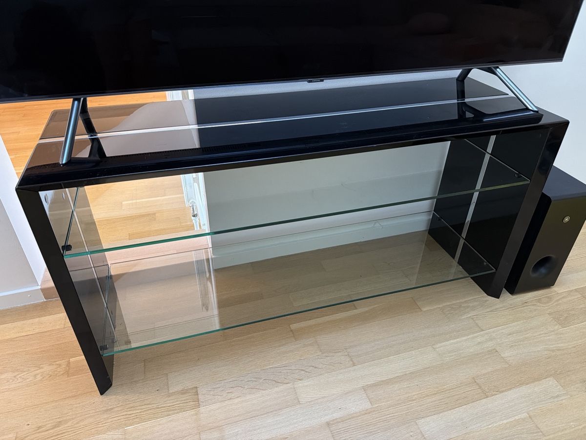Mobili TV: TV Möbel schwarz hochglanz mit Glasplatten – Usato da Zürich venduto da iri_z8qj 1