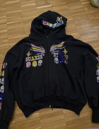 Sweat zippé noir avec skull et logo SCARES STUDIO taille L