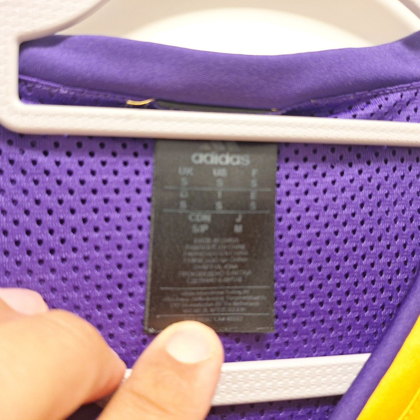 Leibchen & Hosen: Adidas Lakers training trikot S – Gebraucht aus Bellinzona von LA-ropa-de-Juan 2