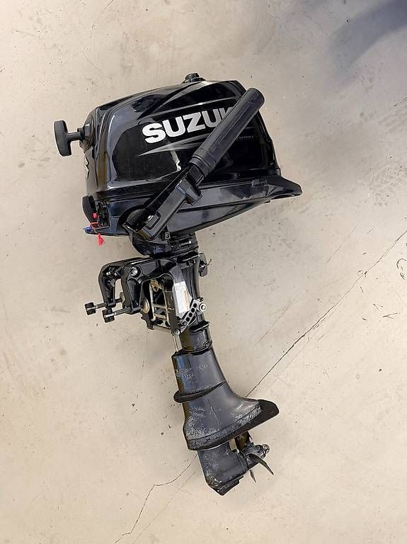 Motori: SUZUKI 8 PS BOOT MOTOR  – Usato da Baar venduto da Fahrzeug-Technik-neu