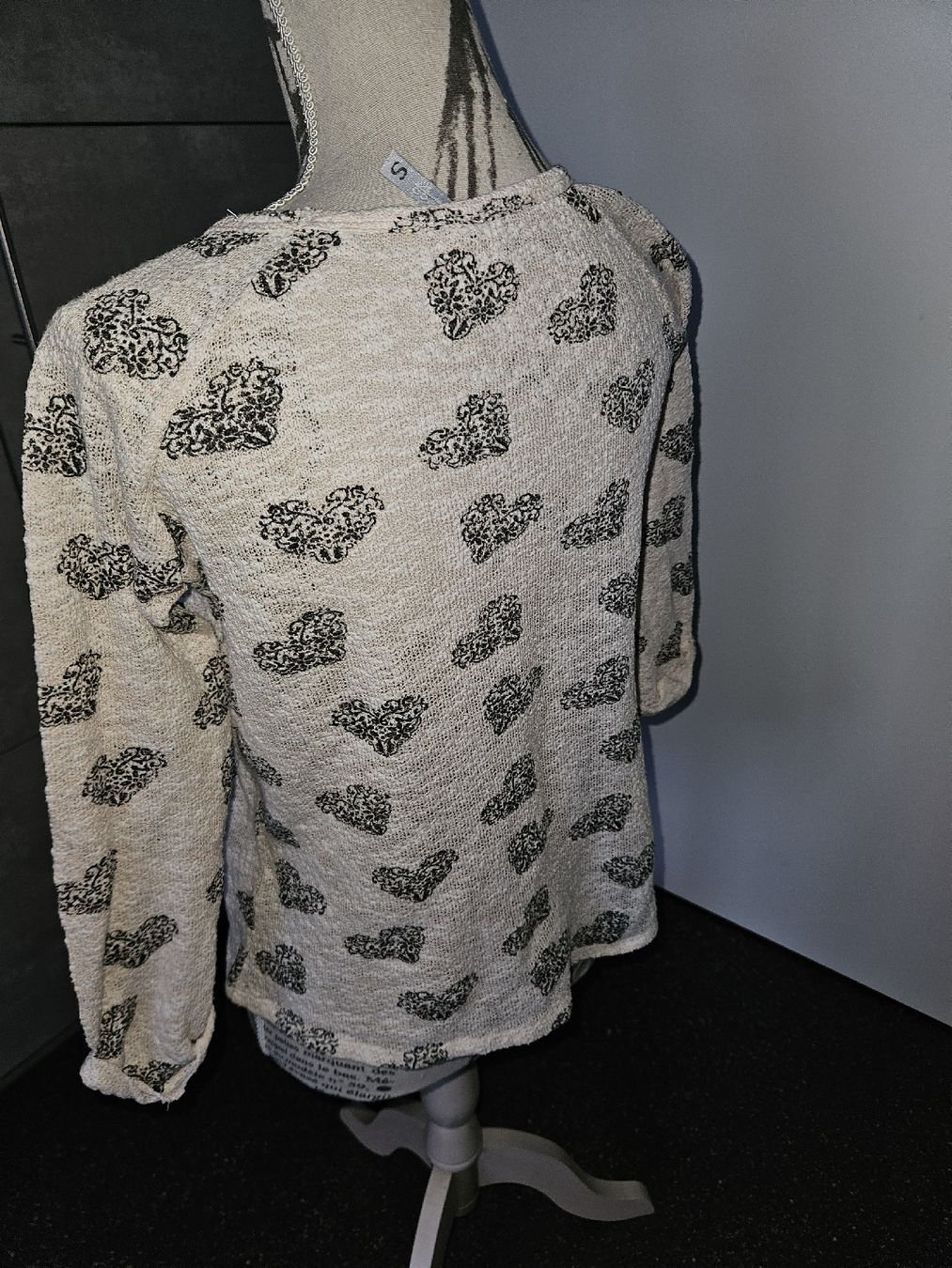 T-shirt: Shirt mit Herzmuster, Grösse S helles beige  – Nuovo (secondo la descrizione) da Anwil venduto da tamoos 1