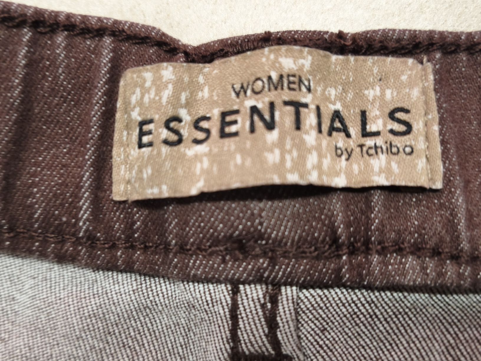 Jeans: Damen Jeans Tchibo Essentials braun Grösse 44 – Nuovo (secondo la descrizione) da Emmetten venduto da SecondhandSiska 1