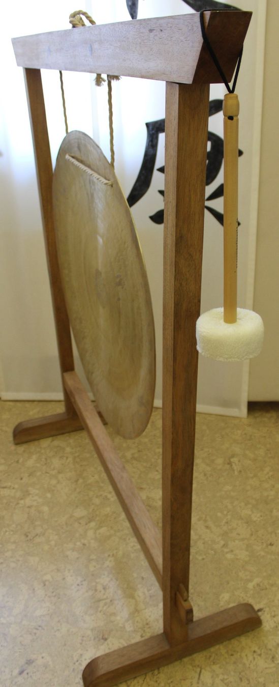 Musikinstrumente: Feng-Gong mit Ständer und Schlegel – Gebraucht aus Schaan von antikes_und_kurioses 7