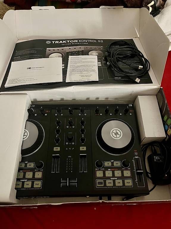 Platines de mixage: Native Instruments Traktor Kontrol S2 MK2 – D'occasion à Sementina par sar_tr8k 1