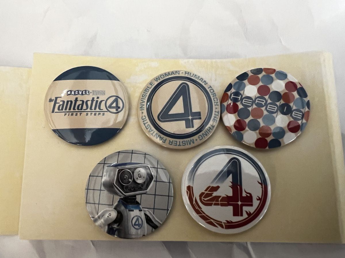 Placchette & Badge: 5 coole Fantastic 4 Anstecker – Nuovo (secondo la descrizione) da Thalwil venduto da gerdiboy62 1