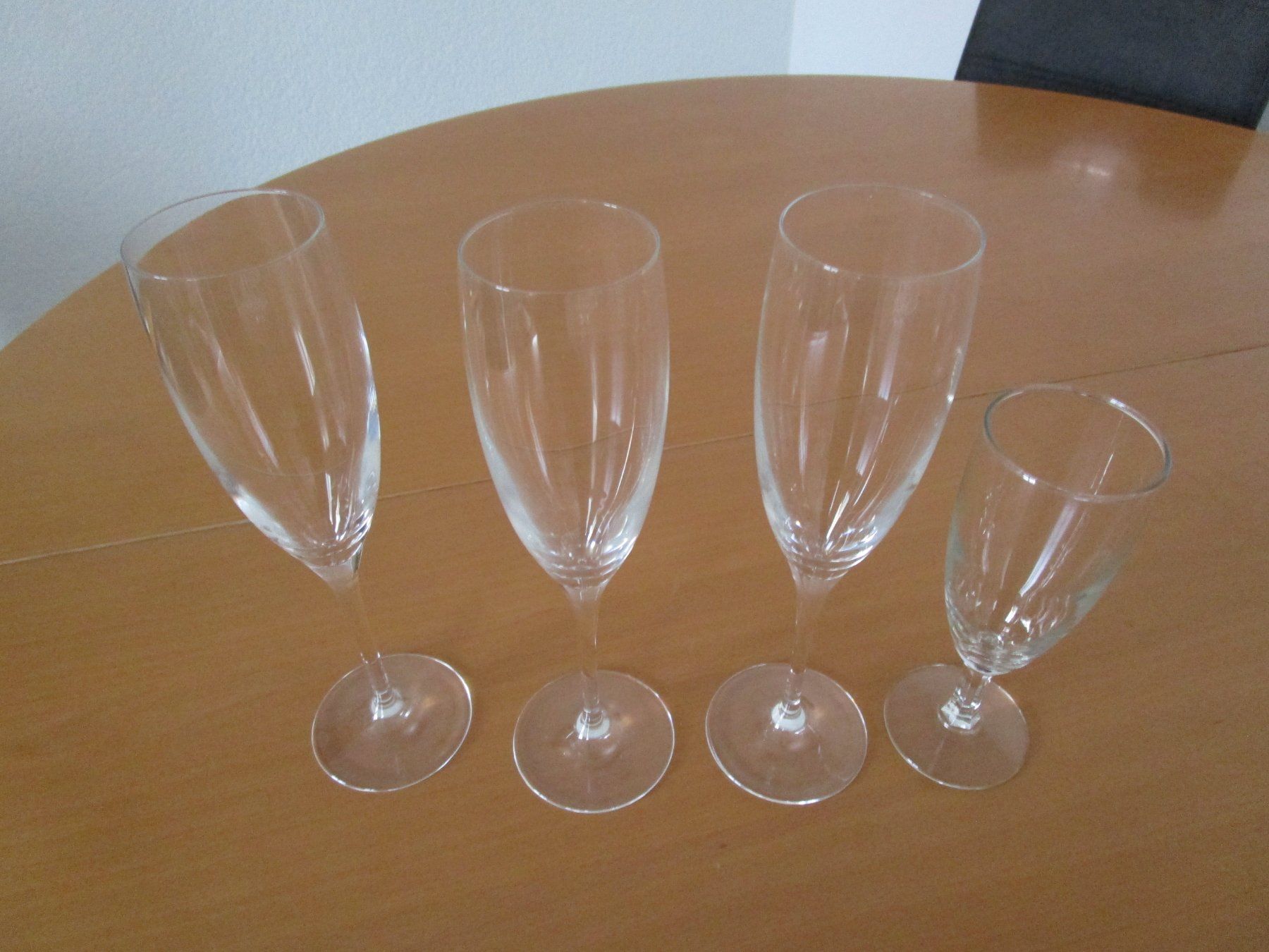 Verres: 4 Stk Sekt-Kelche – D'occasion à Ursenbach par Trasse 1
