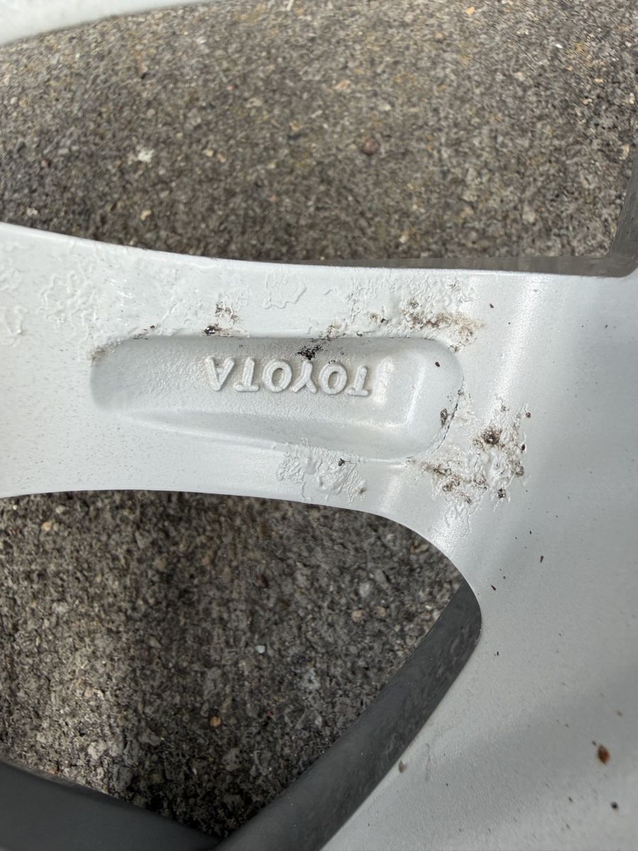 Toyota Cerchioni: Original Toyota Auris Felgen – Usato da Mollis venduto da BSL10 5