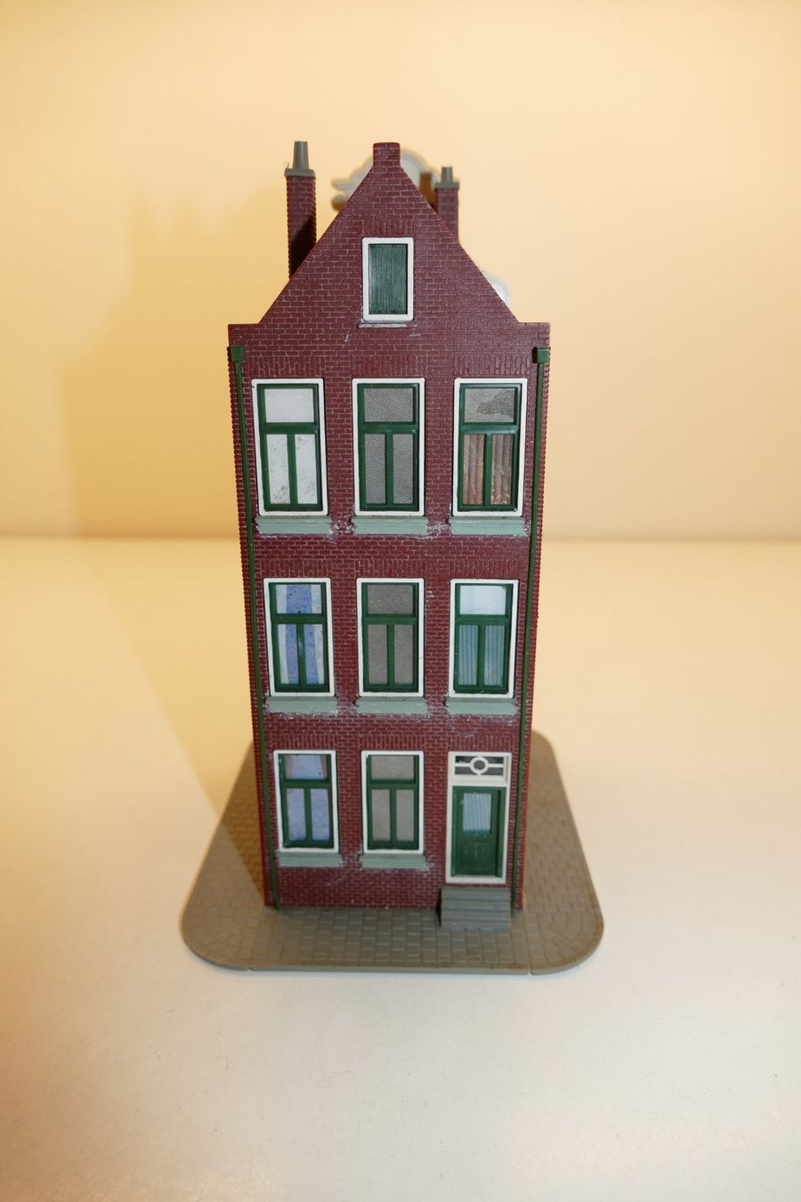 Modelleisenbahnen: Spur H0: Backstein Altstadthaus – Gebraucht aus Niederhasli von rail-duerst 2