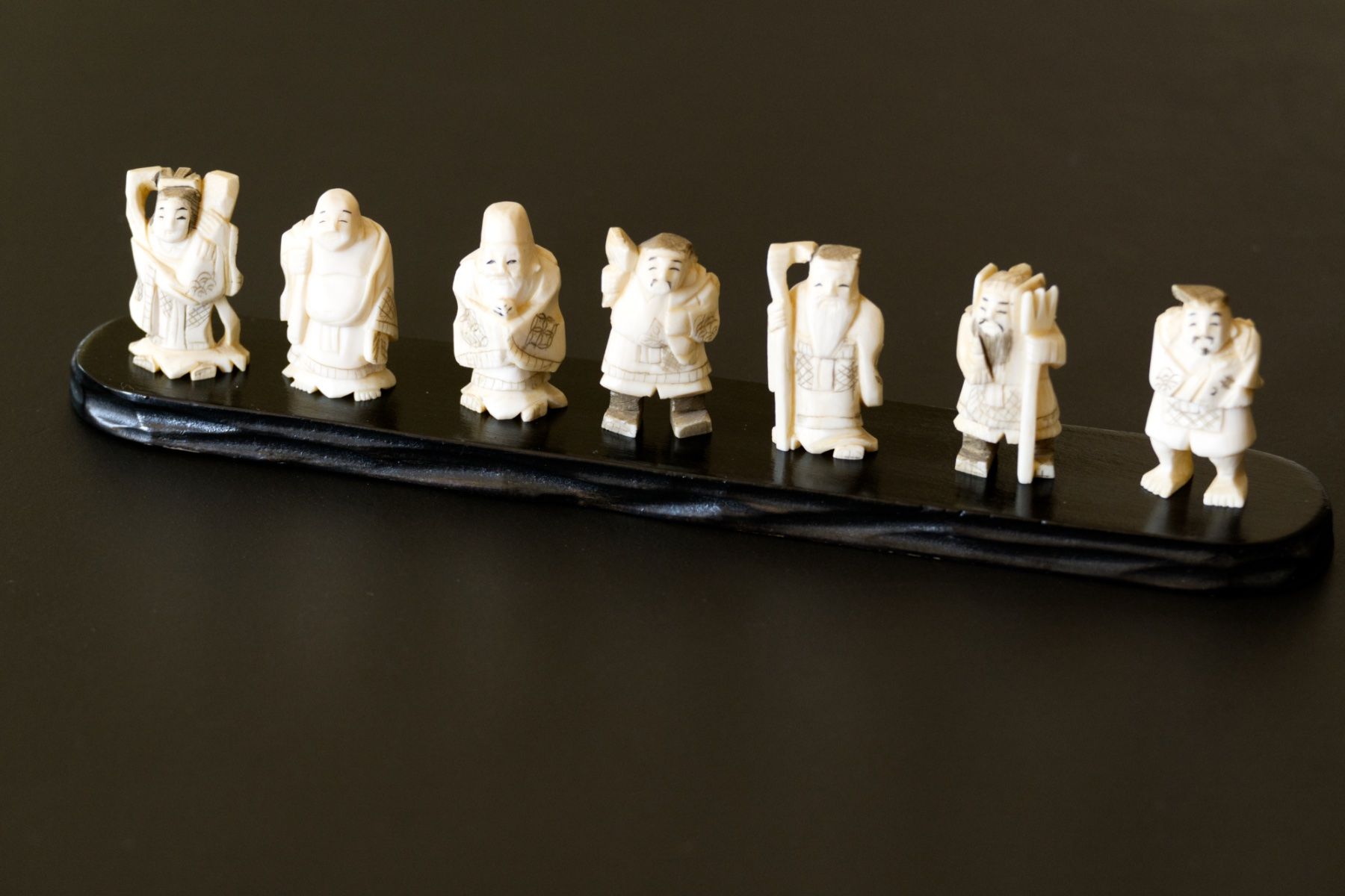 Statuette: Die sieben japanischen Glücksgötter – Usato da Zürich venduto da thomashahn