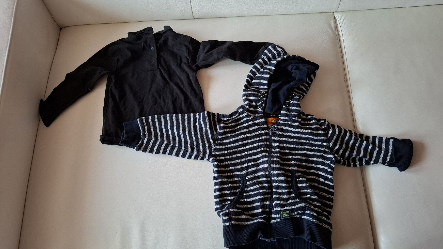 Lotti di vestiti: Kinderkleiderpaket Grösse 80, neutrale Farben – Usato da Beromünster venduto da Schildi1988 2