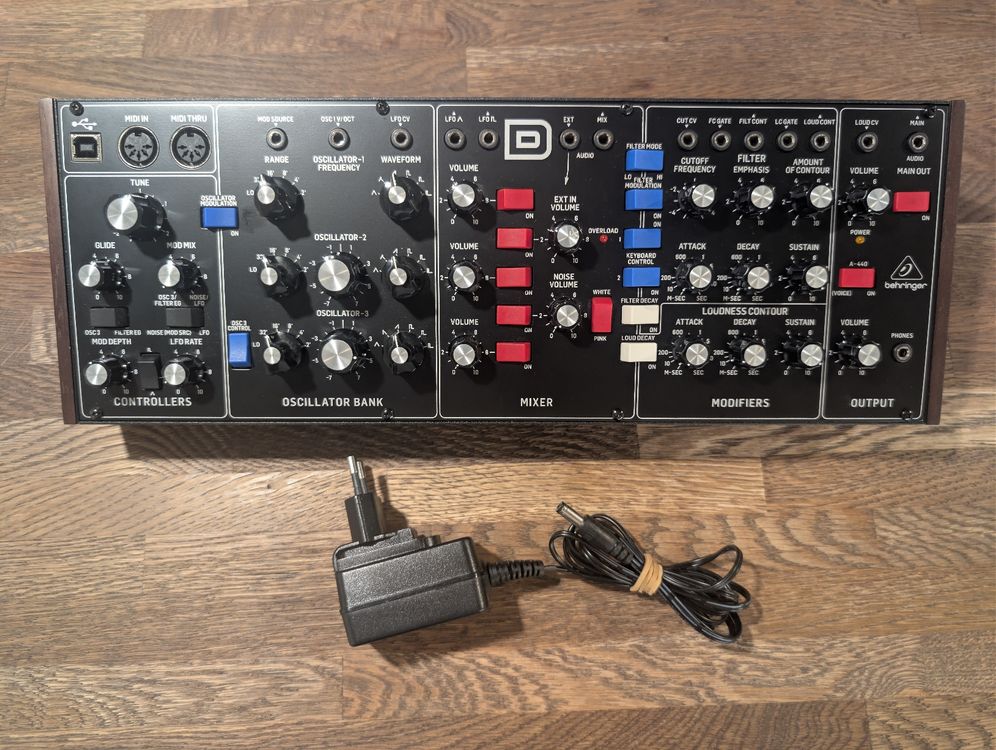 Behringer Model D Synthesizer - Analoger Klang! Top! (Gebraucht) in ...