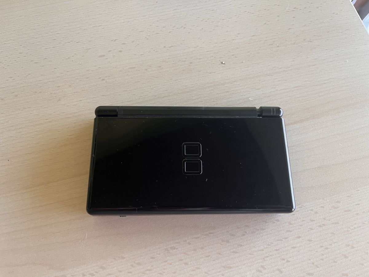 Nintendo Konsolen: Nintendo DS Lite inkl. Stift und Ladekabel – Gebraucht aus Visperterminen von jael_andenmatten