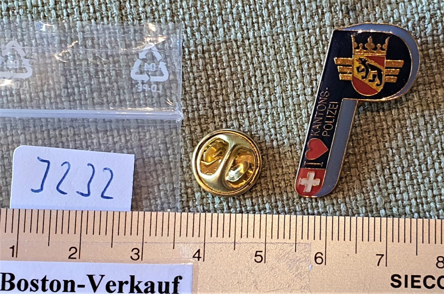 Plaketten & Abzeichen: J232 - Pin I Like Kantons Polizei Bern – Gebraucht aus Reinach BL von Boston-Verkauf 2