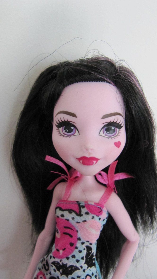 Puppen: Monster High Draculaura – Gebraucht aus Brunnen von Kiwiland1 1