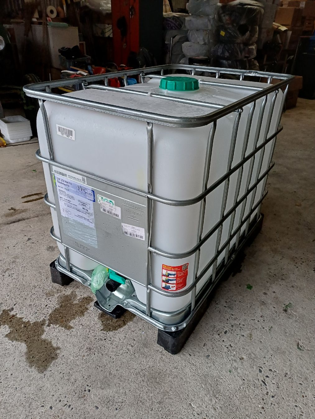 Abreuvoirs & Auges: IBC Container 600 Lt. neuwertig Zustand – Neuf (Voir description) à Zuckenriet par Res.