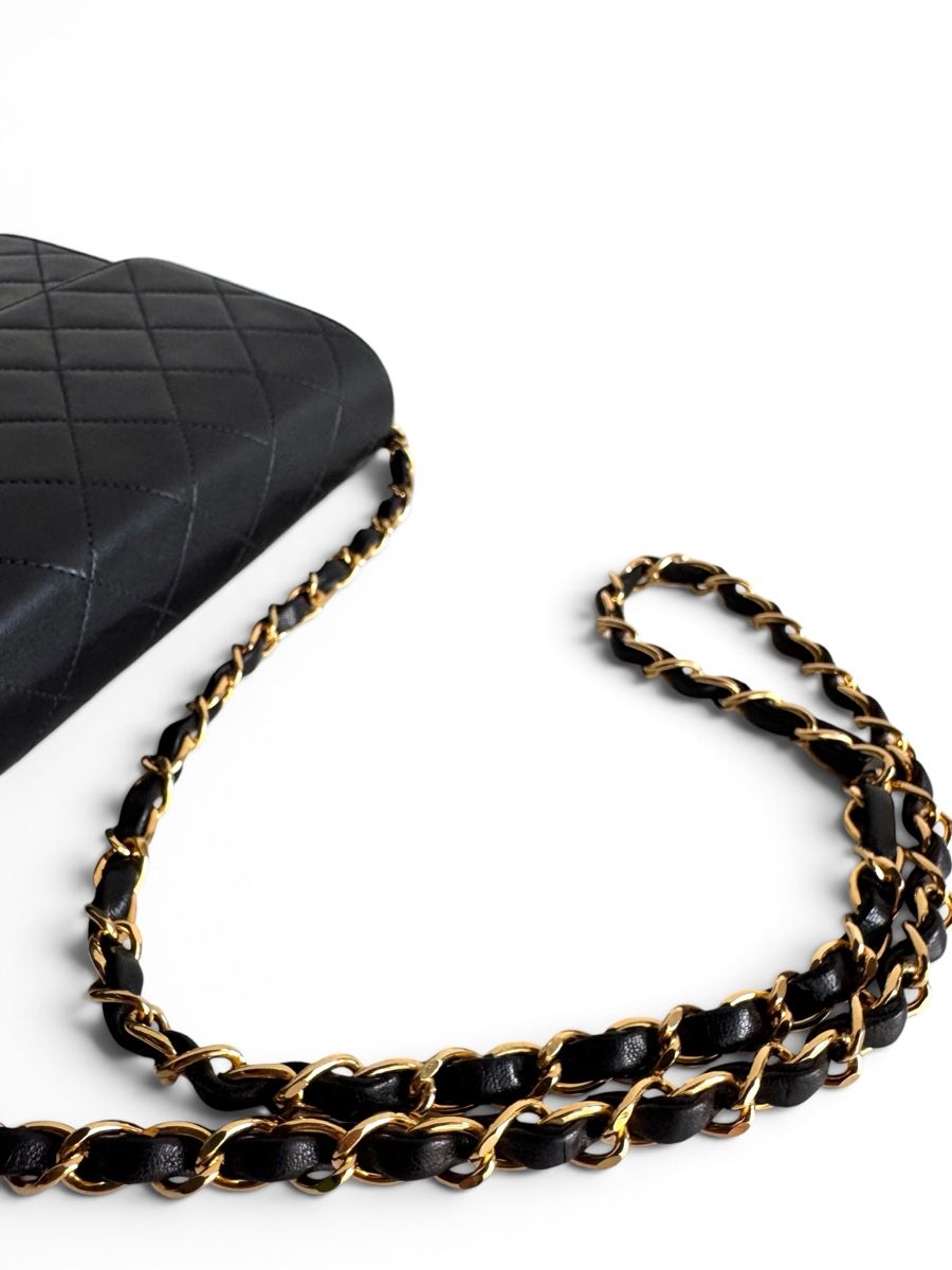 Chanel Taschen für Damen: CHANEL Lambskin Quilted Timeless Single Flap – Gebraucht aus Kriens von hannaandkiko 6