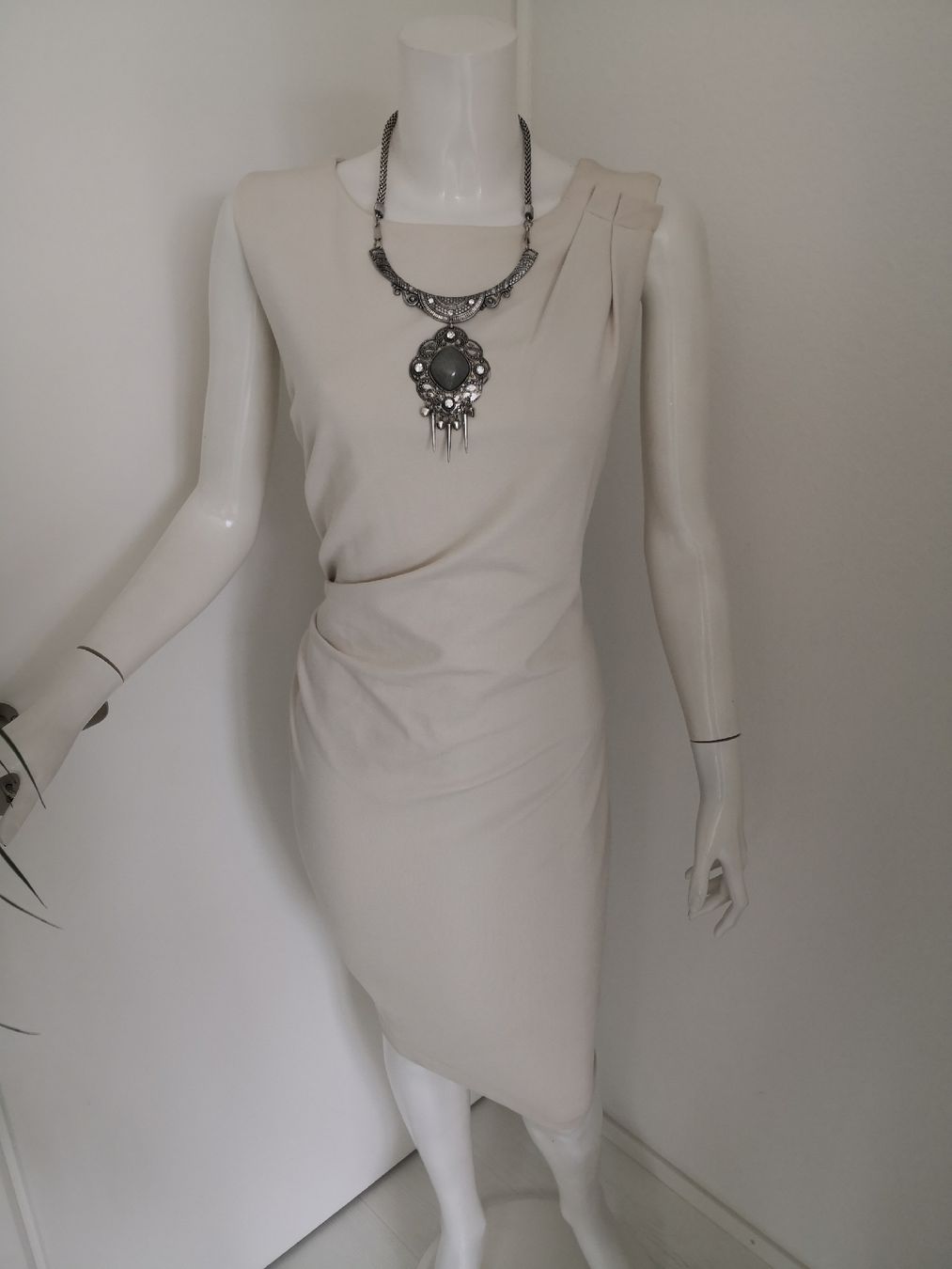 Mango Kleider: MANGO SUIT KLEID MIT FALTEN & GEFUTTERT BEIGE – Neu (gemäss Beschreibung) aus Olten von Naja-Twins-Twins 2