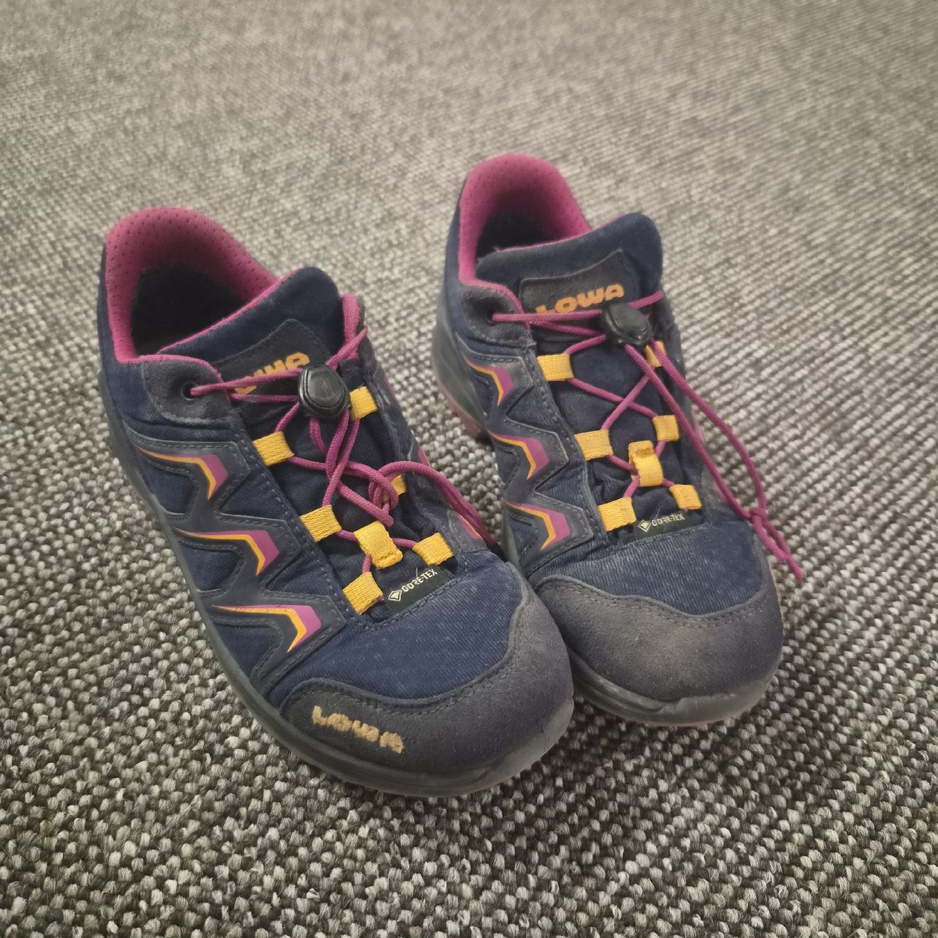 Lowa Scarpe per ragazzi: Lowa Trekkingschuhe Grösse 32 – Usato da Sarmenstorf venduto da Turischt